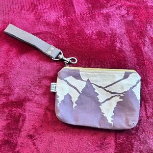 RE Canvas Mountain Print Wristlet Pouch Brown Tan Zippered Clutch Bag